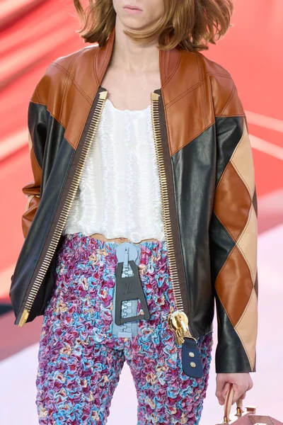 Look 94
